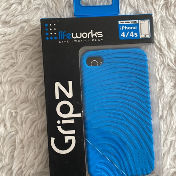 Blue Silicone iPhone 4 / 4S Case - Picture 3 of 6